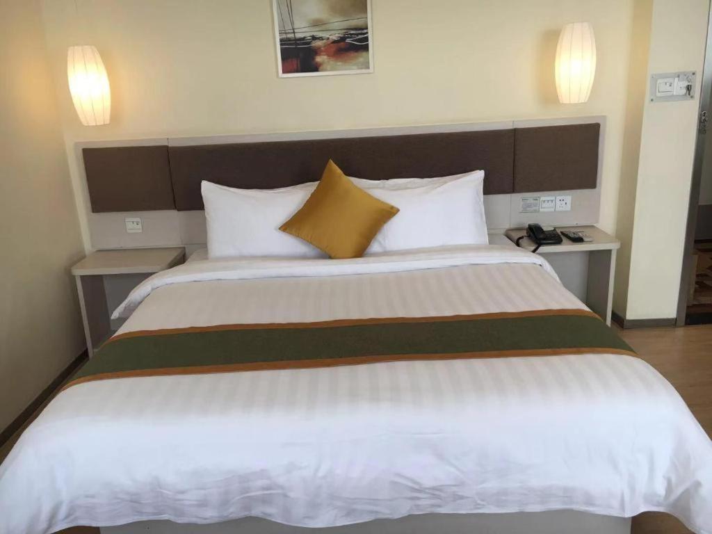 Home Inn Plus Shanghai New International Expo Center Yushan Road Yuanshen Sports Buitenkant foto