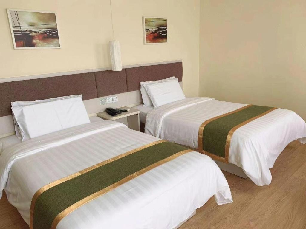 Home Inn Plus Shanghai New International Expo Center Yushan Road Yuanshen Sports Buitenkant foto