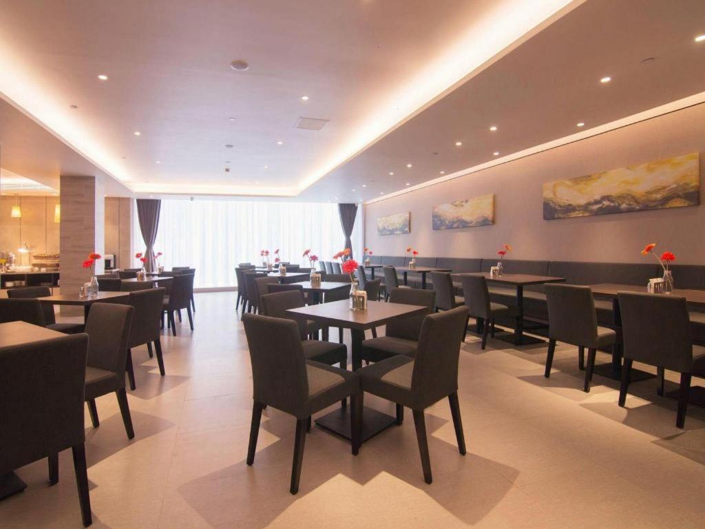 Home Inn Plus Shanghai New International Expo Center Yushan Road Yuanshen Sports Buitenkant foto