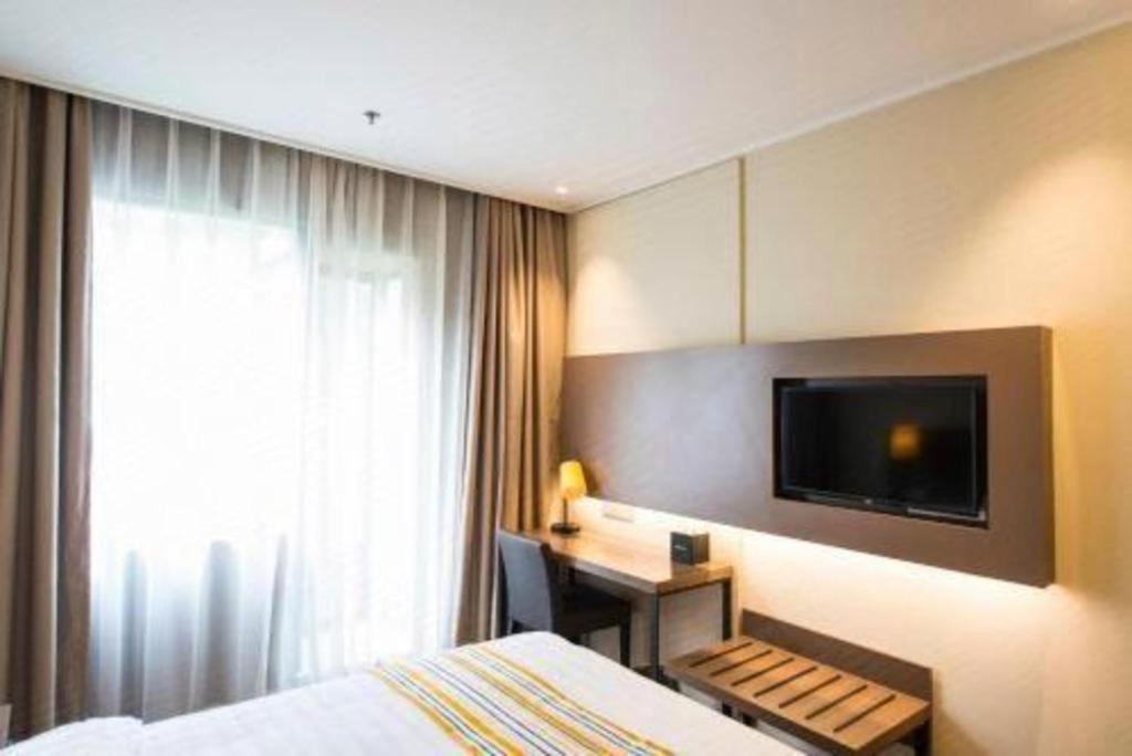 Home Inn Plus Shanghai New International Expo Center Yushan Road Yuanshen Sports Buitenkant foto